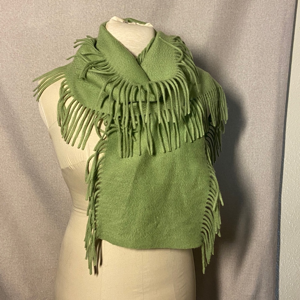 ViVi Design Green Fringe Scarf.